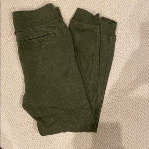 Parna sweat pants size xs. Forest green color
